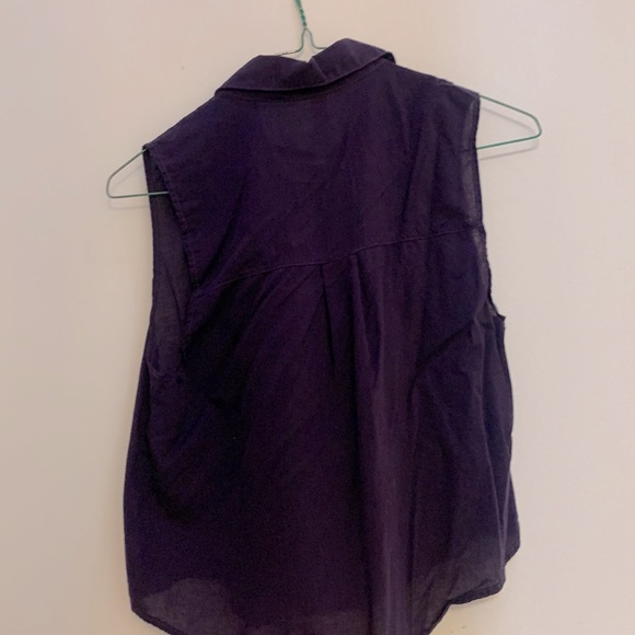BNWOT American apparel collared sleeveless cotton lawn shirt in *deep purple* - Picture 4 of 8